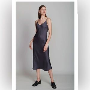 Bias Long Slip in Charcoal